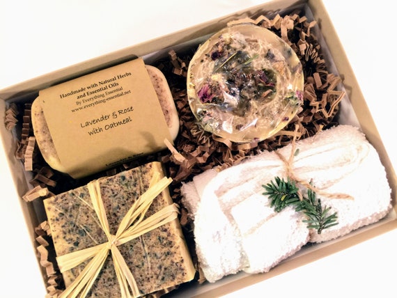 Lavender, Rose & Oatmeal with Cupcake Loofah Soap Set - Gift, Hypoallergenic, Antiviral, Antibacterial, Exfoliating, Natural, Acne Treating